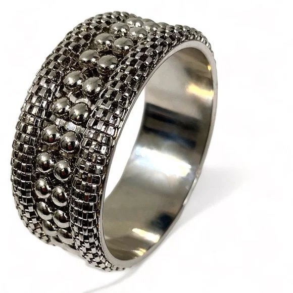 ❤️ Silver Mesh and Studs Bangle Bracelet - Picture 3 of 6
